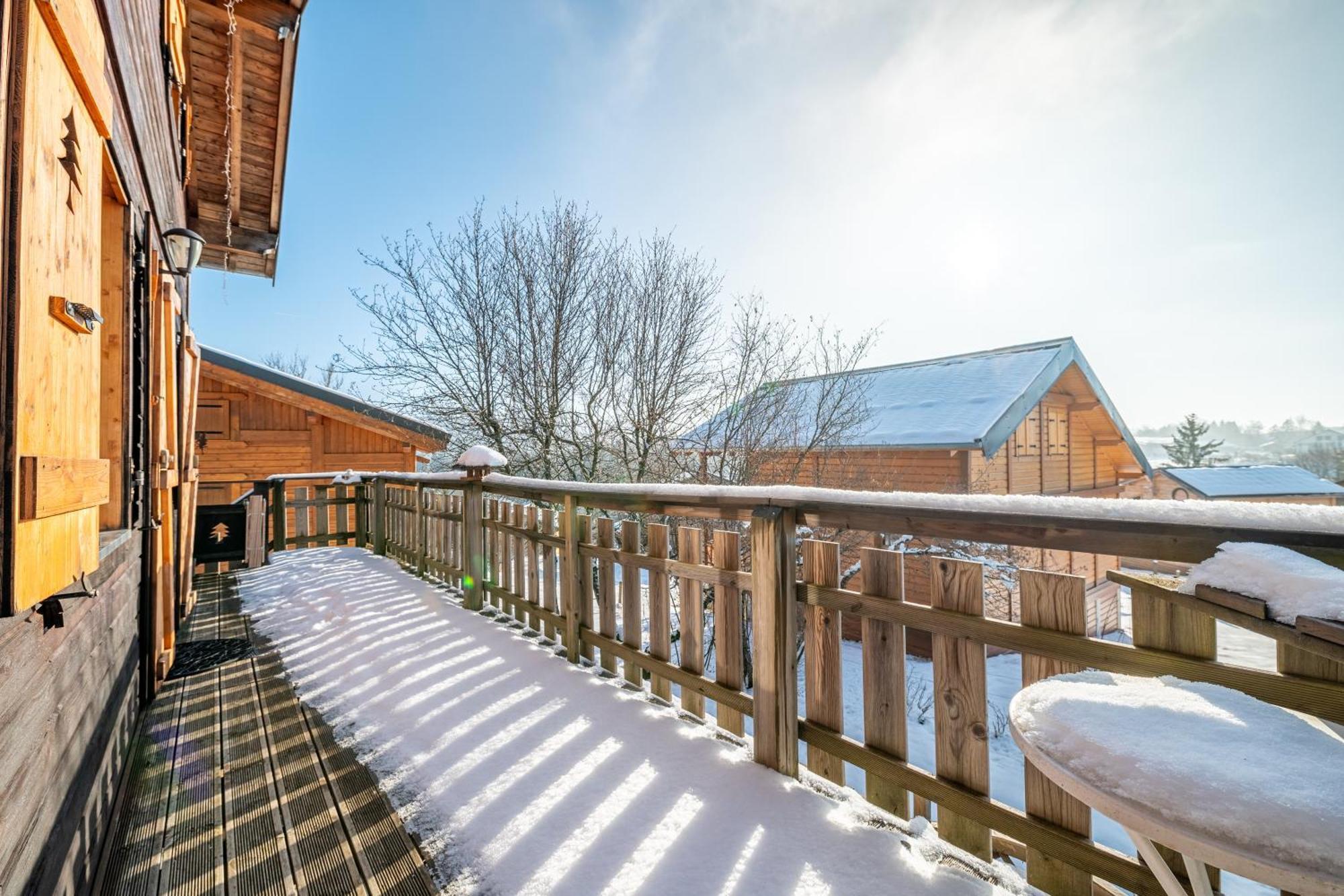 Chalet L'Embellie - Chalet Avec Piscine Partagee Saint-Laurent-en-Grandvaux Buitenkant foto